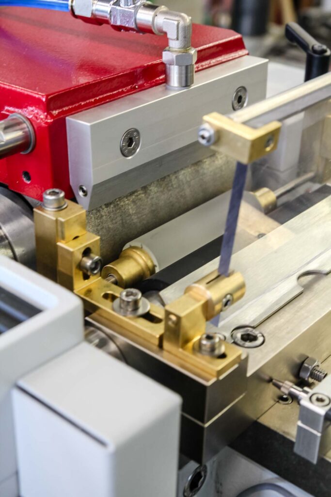 Centerless-Schleifmaschine FB - dama technologies ag