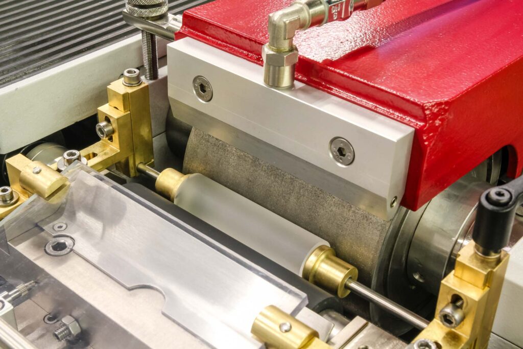 Centerless-Schleifmaschine FB - dama technologies ag